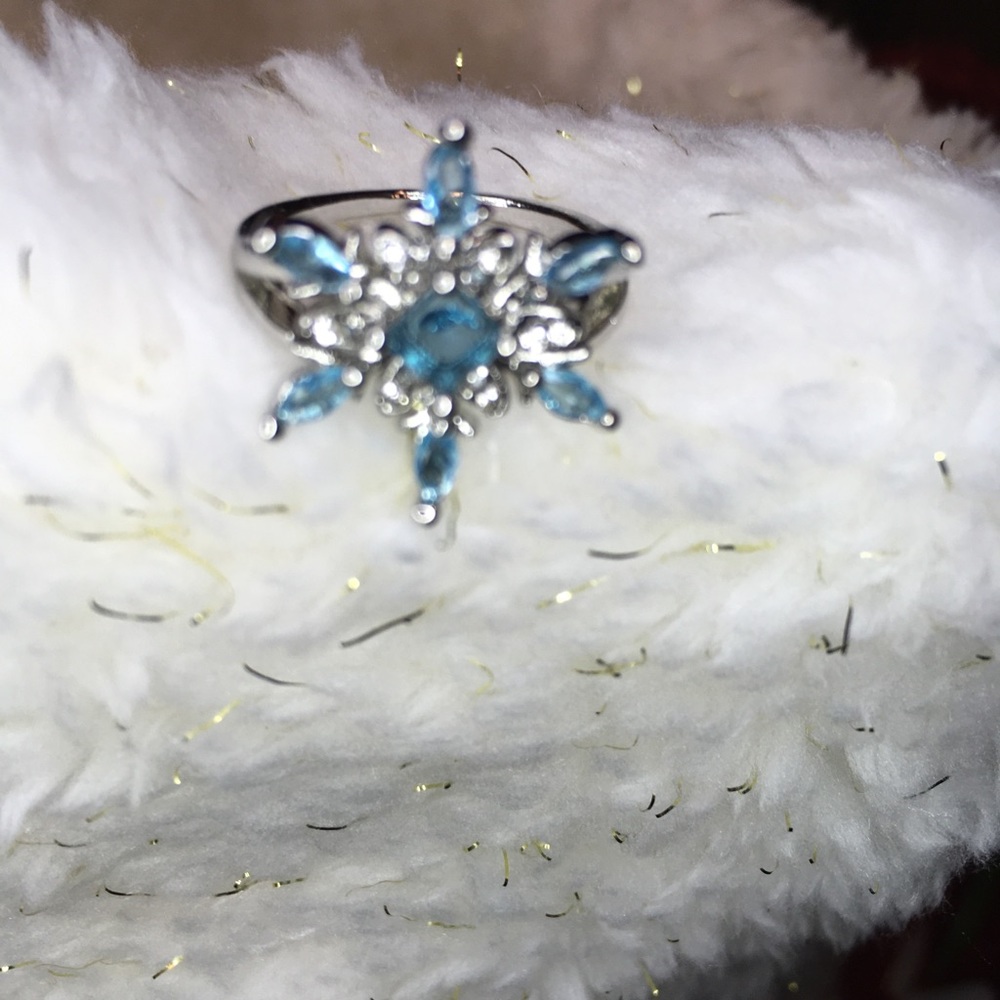 Blue Rhinestone Flower Ring Sz 6 NWOT - Picture 7 of 10